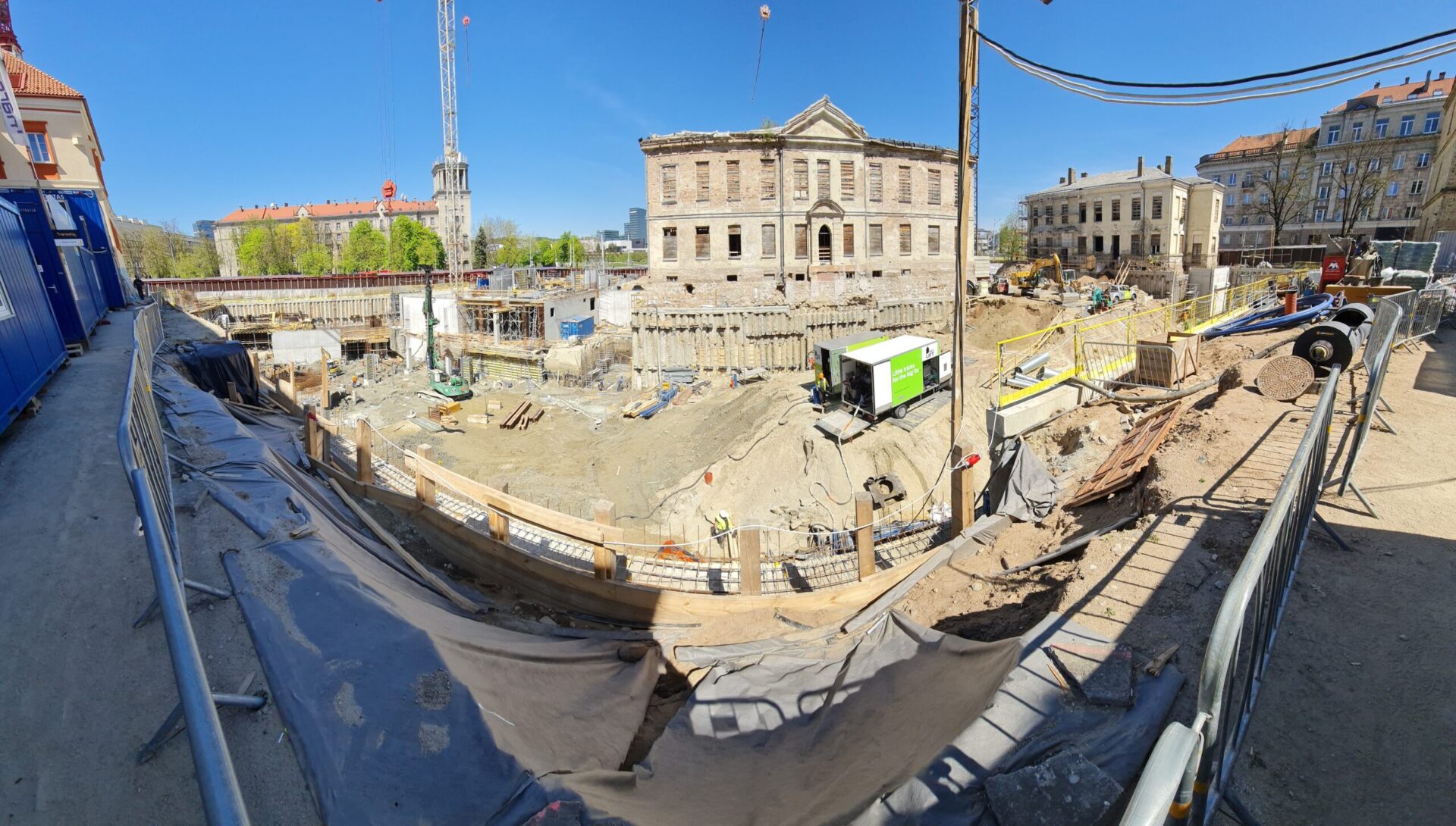 Ground stabilisation works in a historic city centre adjacent to protected heritage buildings