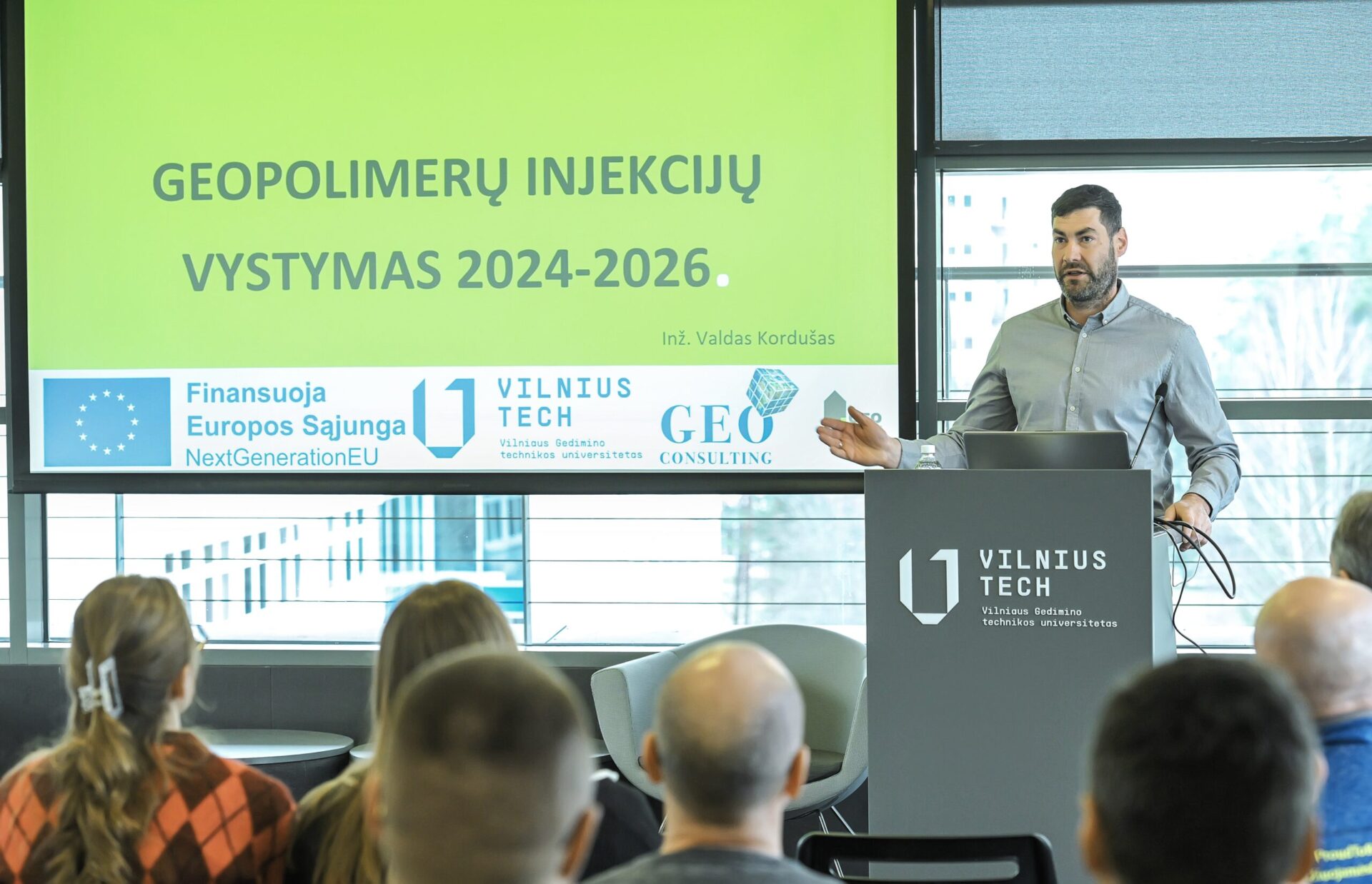 Valdas Kordušas podczas seminarium o iniekcjach geopolimerowych na VILNIUS TECH